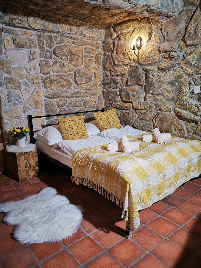 Hotel U Cisare Iii. Mělník Exteriör bild