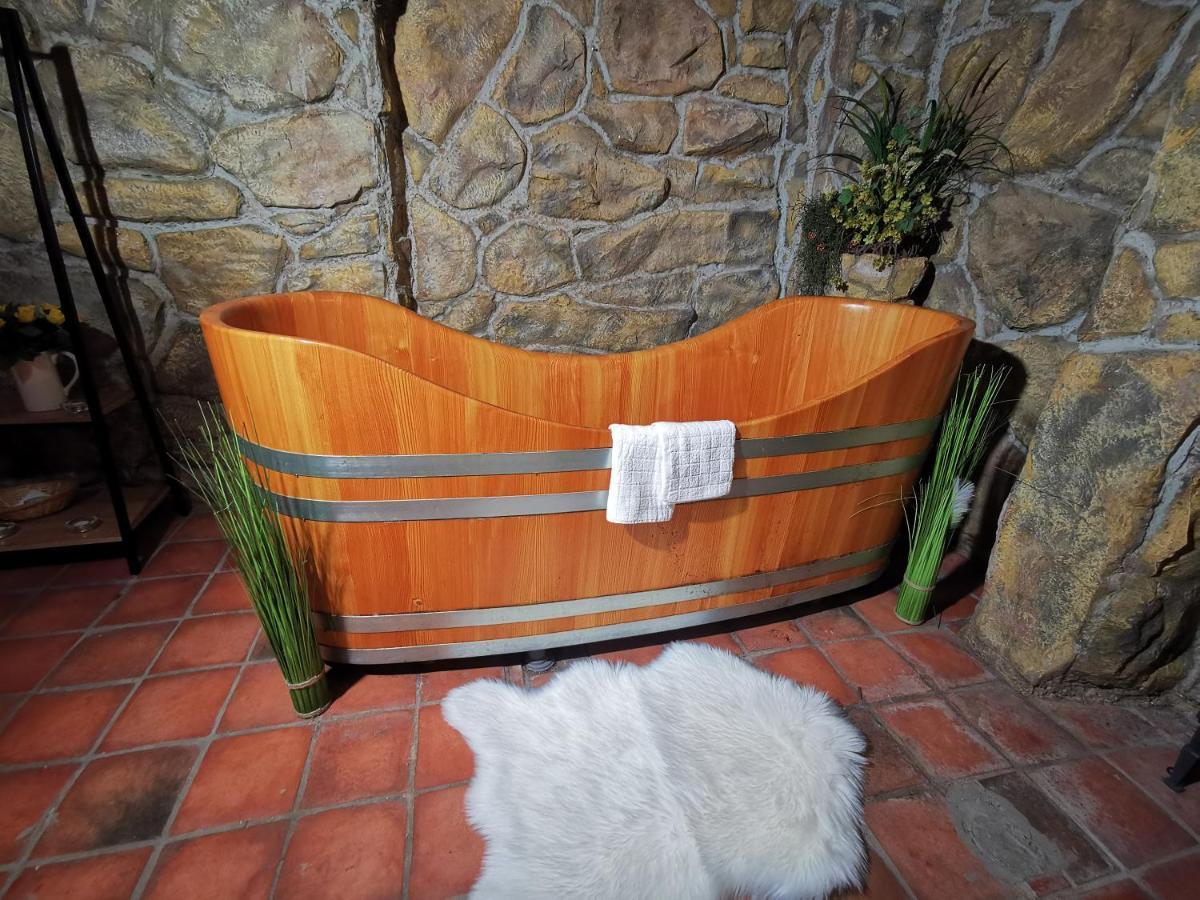 Hotel U Cisare Iii. Mělník Exteriör bild