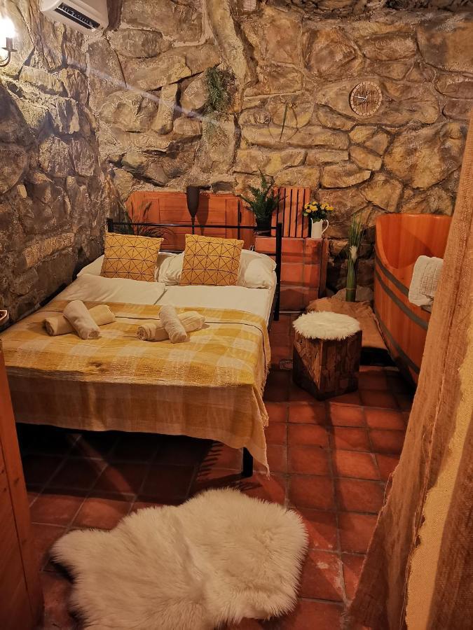 Hotel U Cisare Iii. Mělník Exteriör bild