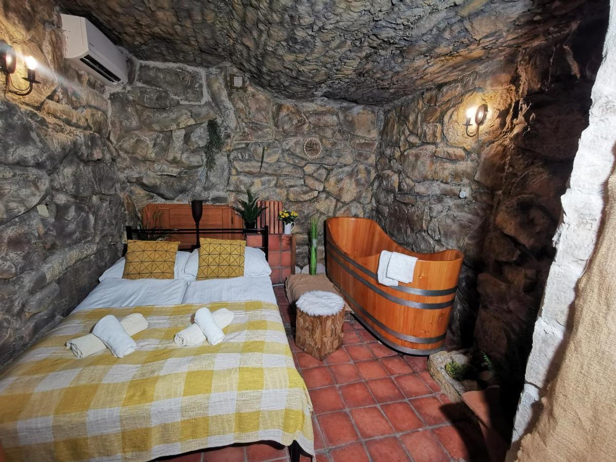 Hotel U Cisare Iii. Mělník Exteriör bild