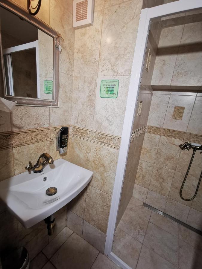 Hotel U Cisare Iii. Mělník Exteriör bild