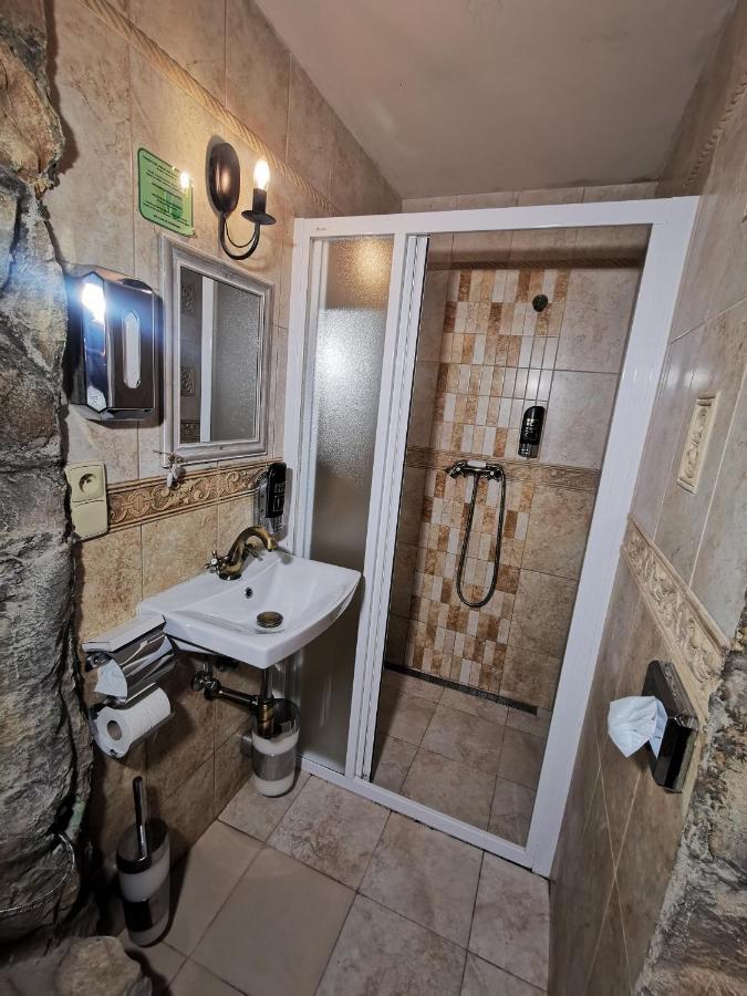 Hotel U Cisare Iii. Mělník Exteriör bild
